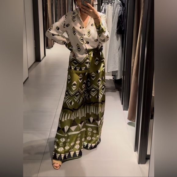 ZARA 2 PIECES MATCHING SET GEOMETRIC PRINT SATIN EFFECT SHIRT AND WIDE LEG PANTS - Picture 9 of 16